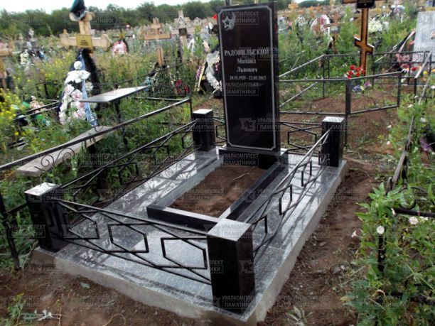 Памятники из гранита и мрамора от УралКомплект: Памятник 00259