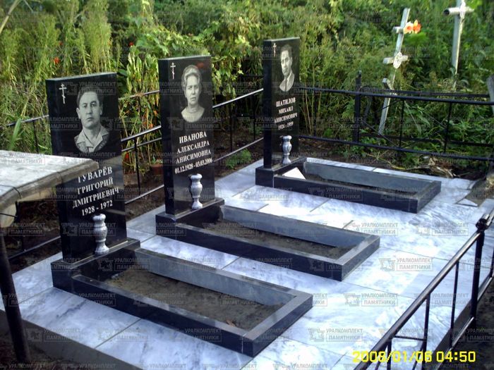 Памятники из гранита и мрамора от УралКомплект: Памятник 00415