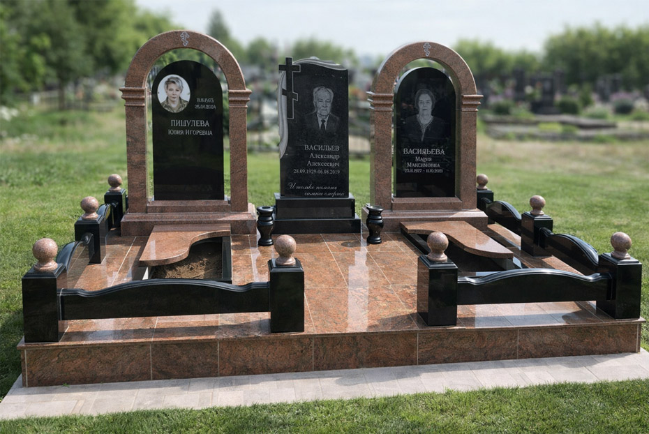 Памятники из гранита и мрамора от УралКомплект: Памятник 00807