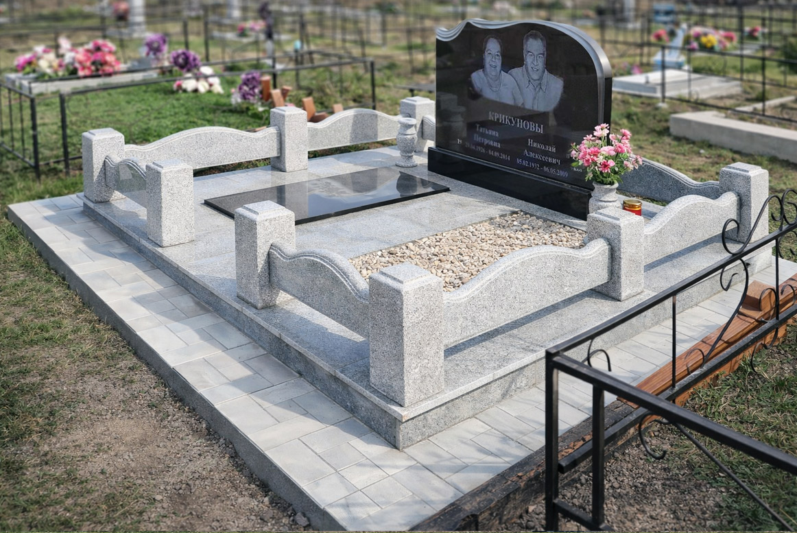 Памятники из гранита и мрамора от УралКомплект: Памятник 00812