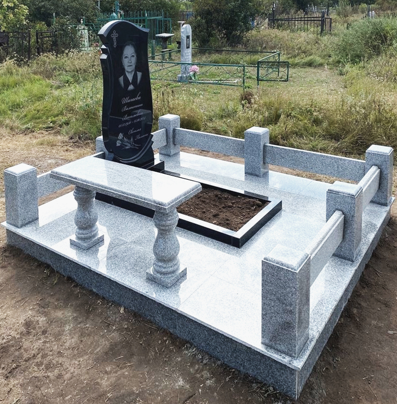 Памятники из гранита и мрамора от УралКомплект: Памятник 00827