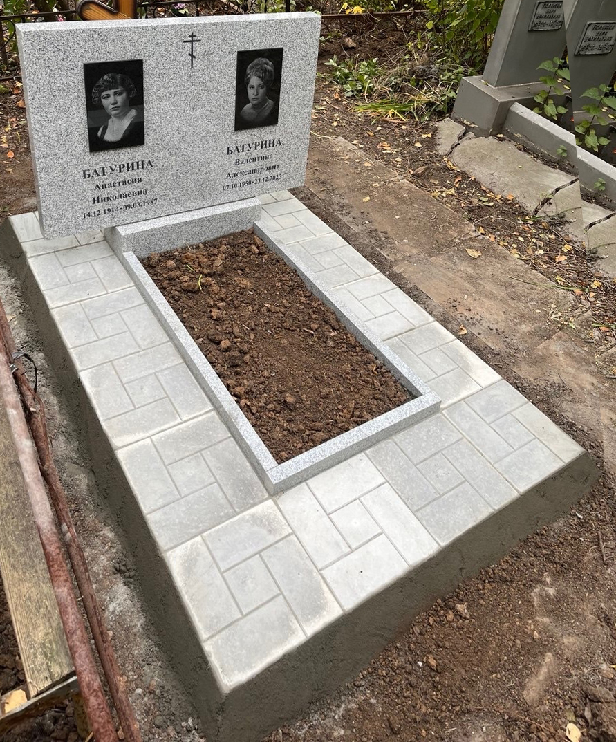 Памятники из гранита и мрамора от УралКомплект: Памятник 00838