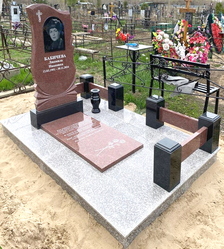 Памятники из гранита и мрамора от УралКомплект: Памятник 00841