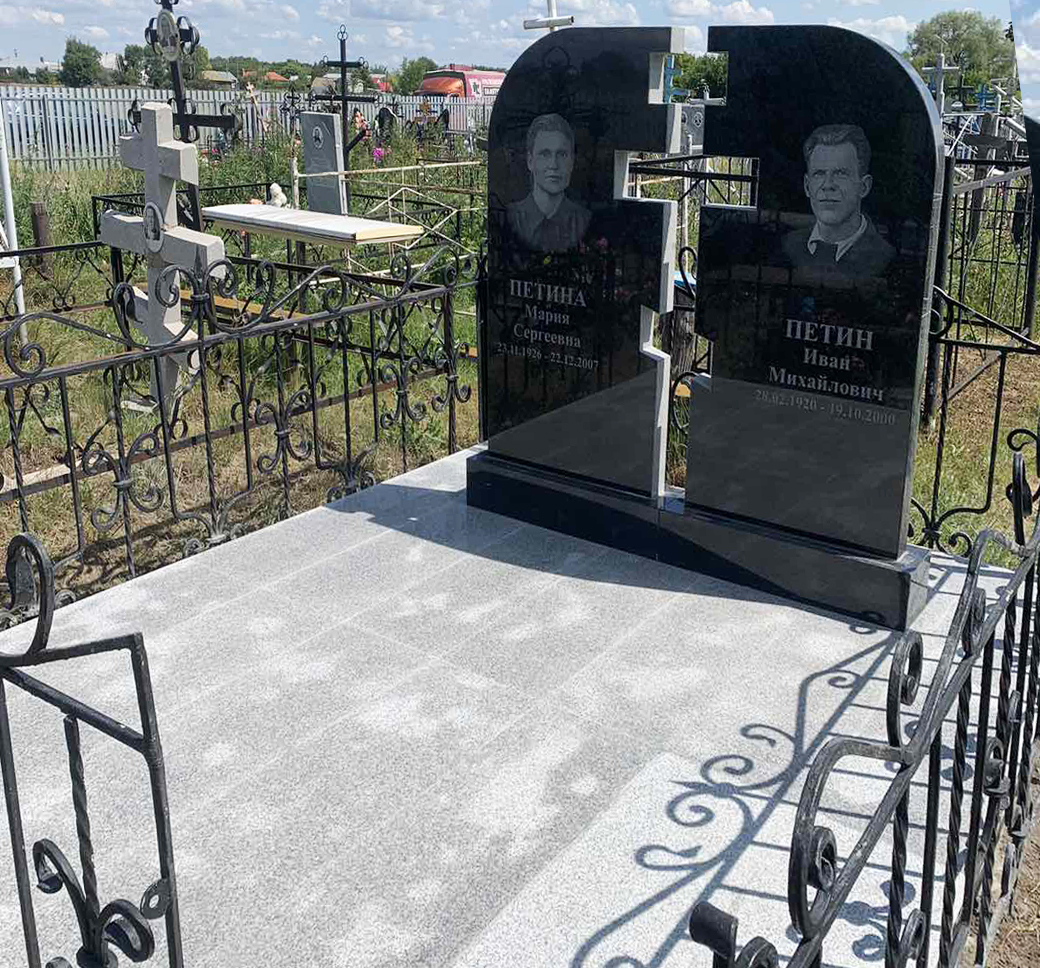 Памятники из гранита и мрамора от УралКомплект: Памятник 00892