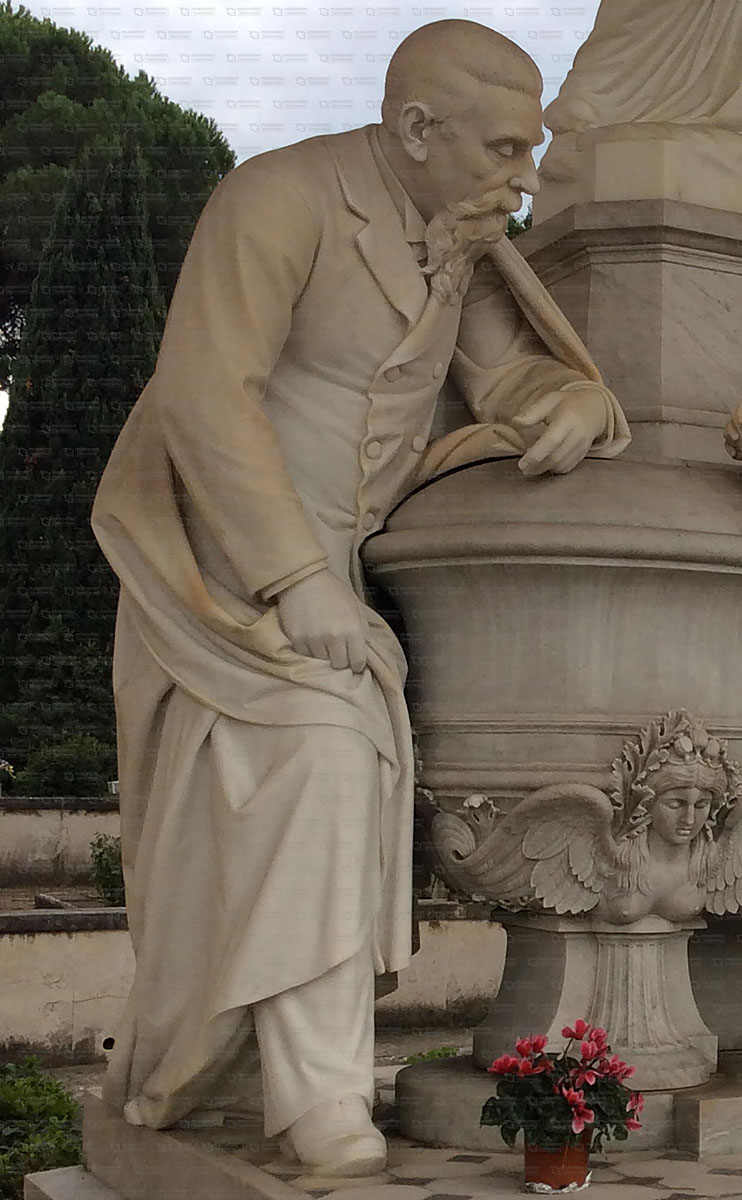 поставить памятник