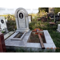 Памятники из гранита и мрамора от УралКомплект: Памятник 00001