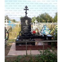 Памятники из гранита и мрамора от УралКомплект: Памятник 00007