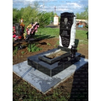 Памятники из гранита и мрамора от УралКомплект: Памятник 00011