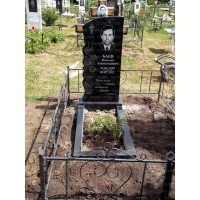 Памятники из гранита и мрамора от УралКомплект: Памятник 00017