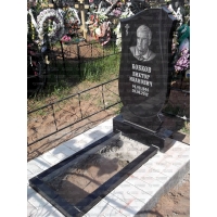 Памятники из гранита и мрамора от УралКомплект: Памятник 00023