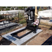 Памятники из гранита и мрамора от УралКомплект: Памятник 00031