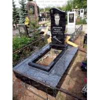 Памятники из гранита и мрамора от УралКомплект: Памятник 00037