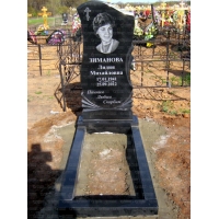 Памятники из гранита и мрамора от УралКомплект: Памятник 00056