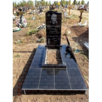 Памятники из гранита и мрамора от УралКомплект: Памятник 00084