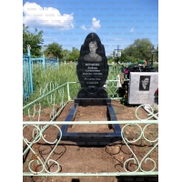 Памятники из гранита и мрамора от УралКомплект: Памятник 00126
