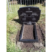 Памятники из гранита и мрамора от УралКомплект: Памятник 00140