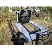 Памятники из гранита и мрамора от УралКомплект: Памятник 00155