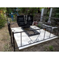 Памятники из гранита и мрамора от УралКомплект: Памятник 00162