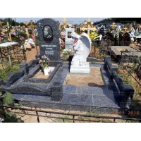 Памятники из гранита и мрамора от УралКомплект: Памятник 00170