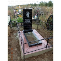 Памятники из гранита и мрамора от УралКомплект: Памятник 00221