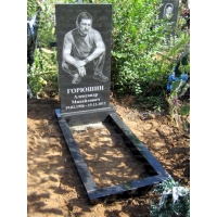 Памятники из гранита и мрамора от УралКомплект: Памятник 00228