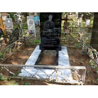 Памятники из гранита и мрамора от УралКомплект: Памятник 00237