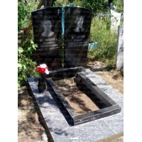 Памятники из гранита и мрамора от УралКомплект: Памятник 00280