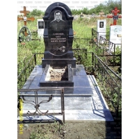 Памятники из гранита и мрамора от УралКомплект: Памятник 00287