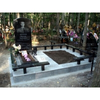 Памятники из гранита и мрамора от УралКомплект: Памятник 00313