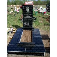 Памятники из гранита и мрамора от УралКомплект: Памятник 00345