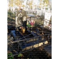 Памятники из гранита и мрамора от УралКомплект: Памятник 00350