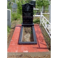 Памятники из гранита и мрамора от УралКомплект: Памятник 00369