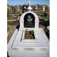 Памятники из гранита и мрамора от УралКомплект: Памятник 00382