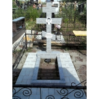 Памятники из гранита и мрамора от УралКомплект: Памятник 00386