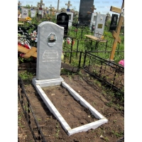 Памятники из гранита и мрамора от УралКомплект: Памятник 00393