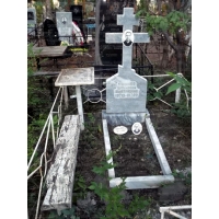 Памятники из гранита и мрамора от УралКомплект: Памятник 00401