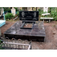 Памятники из гранита и мрамора от УралКомплект: Памятник 00412