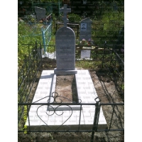 Памятники из гранита и мрамора от УралКомплект: Памятник 00427