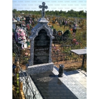 Памятники из гранита и мрамора от УралКомплект: Памятник 00428