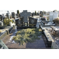 Памятники из гранита и мрамора от УралКомплект: Памятник 00436