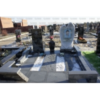 Памятники из гранита и мрамора от УралКомплект: Памятник 00439