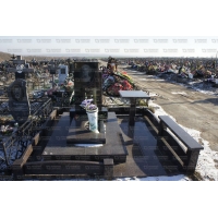 Памятники из гранита и мрамора от УралКомплект: Памятник 00443