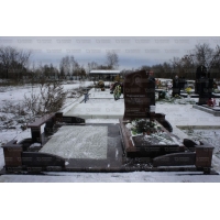 Памятники из гранита и мрамора от УралКомплект: Памятник 00451