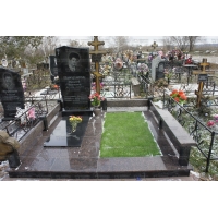 Памятники из гранита и мрамора от УралКомплект: Памятник 00455