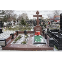 Памятники из гранита и мрамора от УралКомплект: Памятник 00456