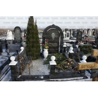 Памятники из гранита и мрамора от УралКомплект: Памятник 00463