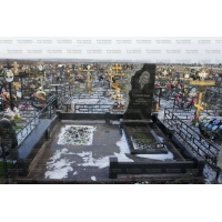 Памятники из гранита и мрамора от УралКомплект: Памятник 00472