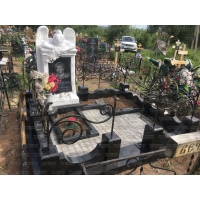 Памятники из гранита и мрамора от УралКомплект: Памятник 00481