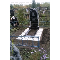 Памятники из гранита и мрамора от УралКомплект: Памятник 00486