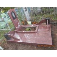 Памятники из гранита и мрамора от УралКомплект: Памятник 00488